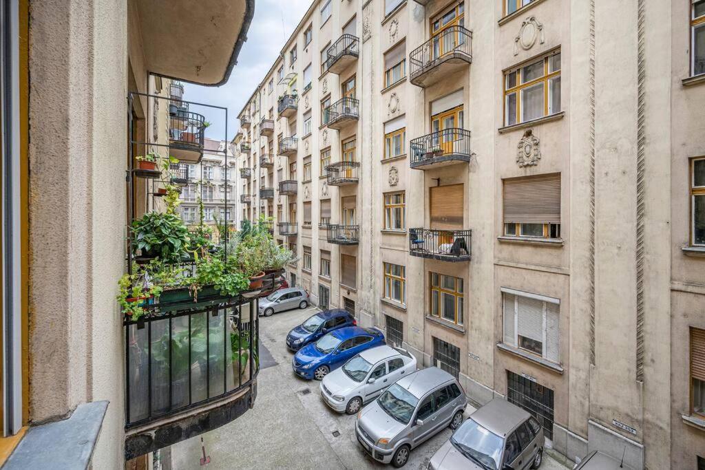Dual 2br Comfort Escape With 2 Bathroom By Nw