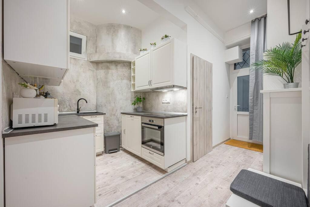 Apartment Dual 2br Comfort Escape With 2 Bathroom By Nw Budapest