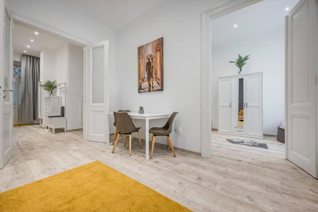 Dual 2br Comfort Escape With 2 Bathroom By Nw Budapest